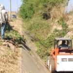 Limpian acequias y desagües pluviales en Cerrillos