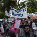 VIDEO. Estudiantes y profesores de la UNSa marcharon en Salta por la universidad pública