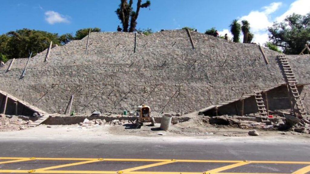 Piramide descubierta en Mexico