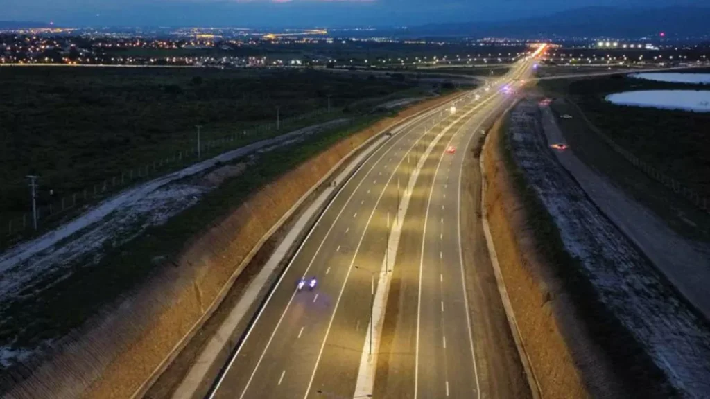 Autopista Valle de Lerma