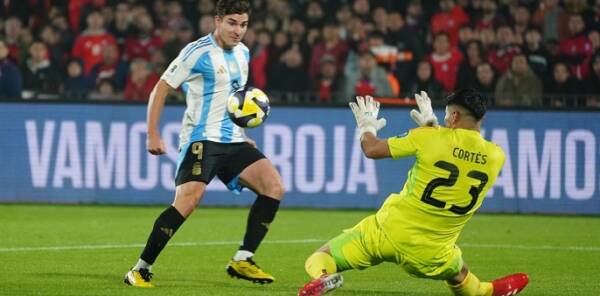 Julian Alvarez gol Chile