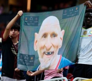 Burlas a Messi en la goleada del PSG al Inter Miami: le mostraron banderas y carteles
